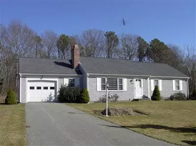 33 Carriage Ln, Barnstable, MA 02630 photo 1