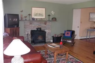 28 Radcliff Rd, Mashpee, MA 02649 photo 2