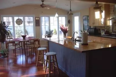 28 Radcliff Rd, Mashpee, MA 02649 photo 1
