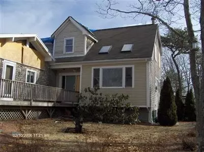 16 Treasure Ln, Mashpee, MA 02649 photo 1