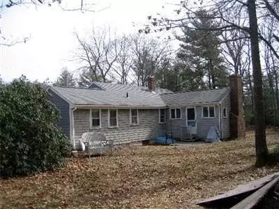 75 Old Oyster Rd, Cotuit, MA 02635 photo 9