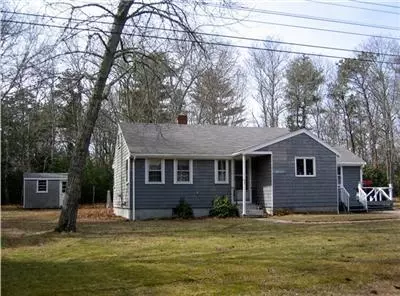 75 Old Oyster Rd, Cotuit, MA 02635 photo 1