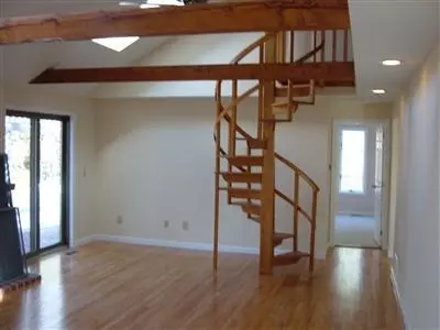 23 Tradewind Dr, Mashpee, MA 02649 photo 2