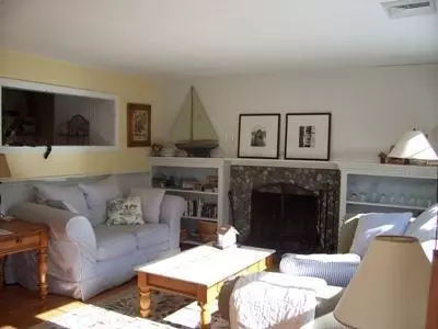 44 Security St, Hyannis, MA 02601 photo 2