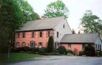 88 Railroad Ave, Barnstable, MA 02630 photo 1