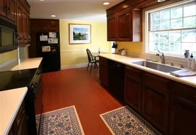 980 Main St, Cotuit, MA 02635 photo 7