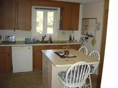 73 Lakeview Ave, Centerville, MA 02632 photo 4
