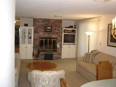 73 Lakeview Ave, Centerville, MA 02632 photo 3