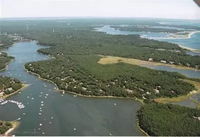 12 Crawford Rd, Cotuit, MA 02635 photo 3
