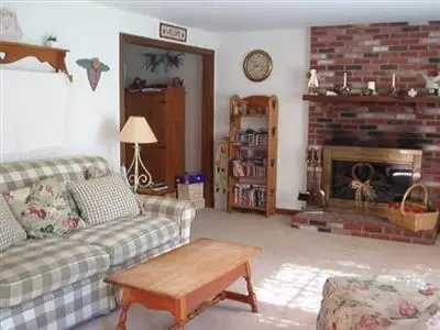 559 Skunknet Rd, Centerville, MA 02632 photo 2