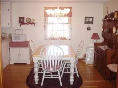 778 Putnam Ave, Cotuit, MA 02635 photo 4