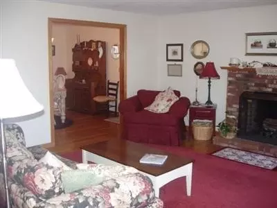 778 Putnam Ave, Cotuit, MA 02635 photo 7