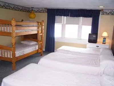 93 Phillips Rd, Sagamore Beach, MA 02562 photo 12