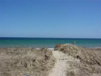93 Phillips Rd, Sagamore Beach, MA 02562 photo 2