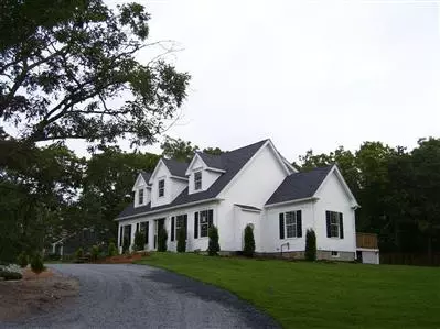 30 Penelope Ln, Cotuit, MA 02635 photo 2
