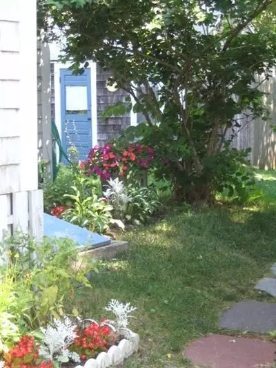 22 Seabrook Rd, Hyannis, MA 02601 photo 2