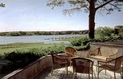 25 Sengekontacket Rd, Oak Bluffs, MA 02557 photo 2