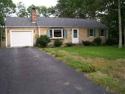 47 Cambridge Dr, Mashpee, MA 02649 photo 1