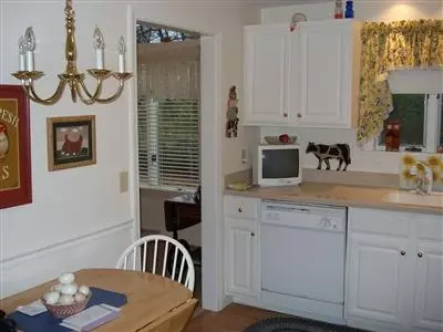 6 Pacific Ave, Mashpee, MA 02649 photo 4