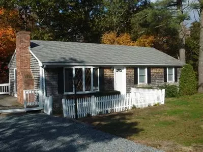 9 Tracy Ln, Mashpee, MA 02649 photo 1