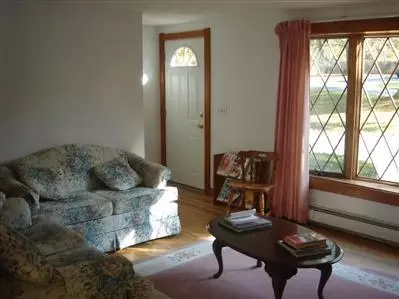 9 Tracy Ln, Mashpee, MA 02649 photo 2