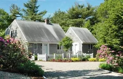 45 Oak St, Cotuit, MA 02635 photo 1