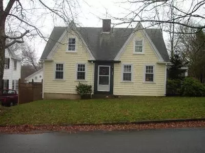 25 Harvard St, Hyannis, MA 02601 photo 1