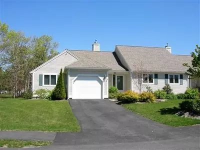 16 Windward St, Mashpee, MA 02649 photo 1