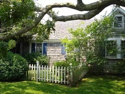 24 Houghton Rd, Hyannis, MA 02601 photo 2