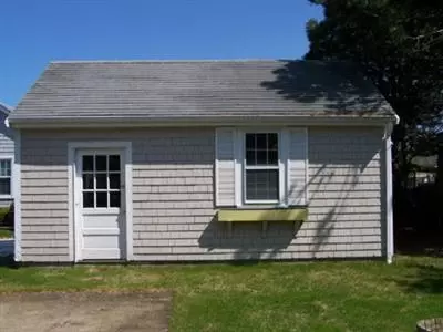 75 Clover Ln, Mashpee, MA 02649 photo 4