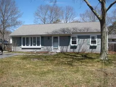 90 Mulberry St, Hyannis, MA 02601 photo 1