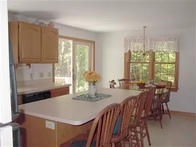 8 Gunters Ln, Mashpee, MA 02649 photo 2