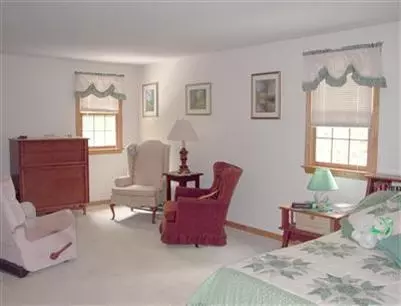 8 Gunters Ln, Mashpee, MA 02649 photo 10