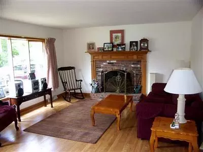 34 Rabbit Ln, Hyannis, MA 02601 photo 3