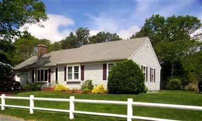 34 Rabbit Ln, Hyannis, MA 02601 photo 1