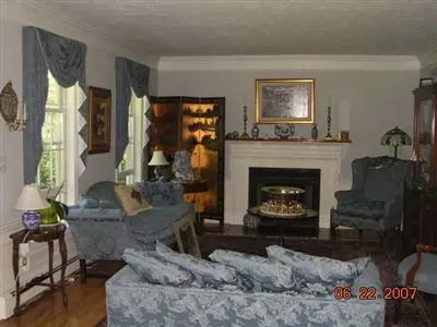 22 Leeshore Dr, Mashpee, MA 02649 photo 3