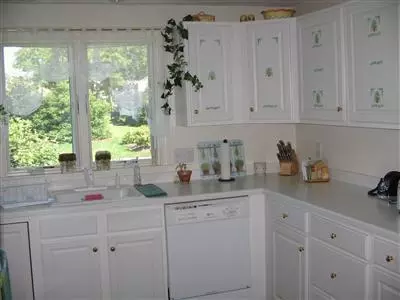 27 Windward St, Mashpee, MA 02649 photo 4