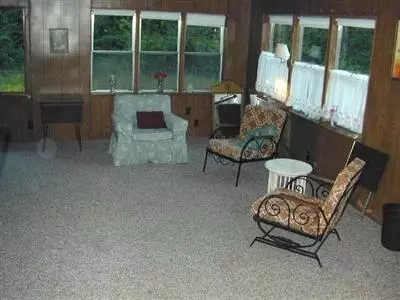 9 Mohawk Rd, Mashpee, MA 02649 photo 3