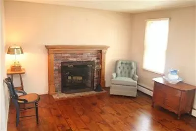 19 Hitching Post Ln, Centerville, MA 02632 photo 4