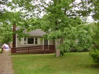 8 Phillips Rd, Hyannis, MA 02601 photo 1
