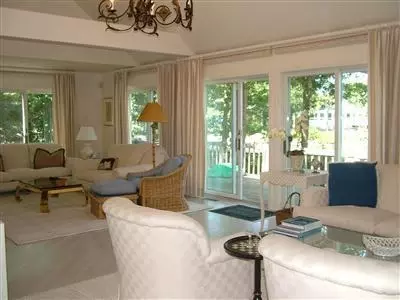 9 Compass Cir, Mashpee, MA 02649 photo 6