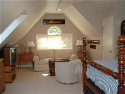 9 Compass Cir, Mashpee, MA 02649 photo 12