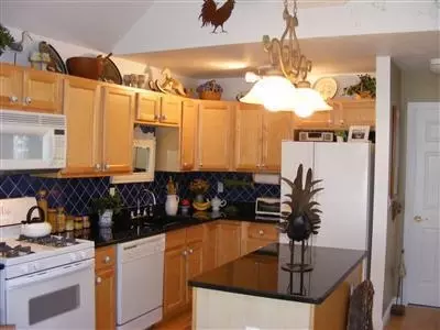 25 Red Cedar Rd, Mashpee, MA 02649 photo 2