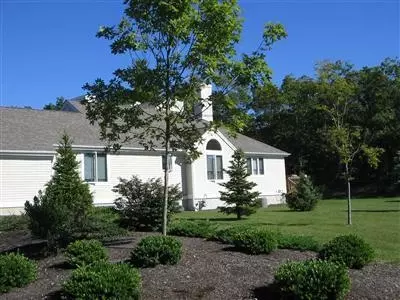 1 Driver Ln, Mashpee, MA 02649 photo 1
