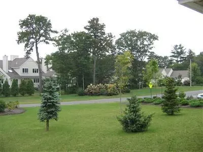 1 Driver Ln, Mashpee, MA 02649 photo 2