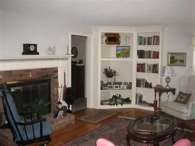 19 Tradewind Dr, Mashpee, MA 02649 photo 2