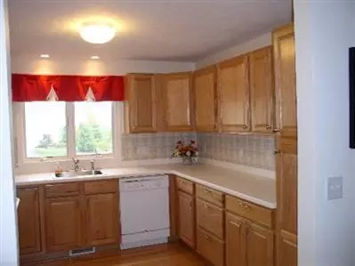 2 Classic Cir, Mashpee, MA 02649 photo 4