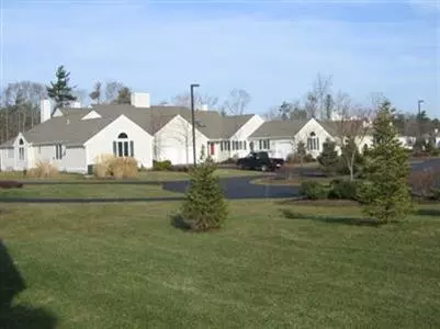 2 Masters Ct, Mashpee, MA 02649 photo 2