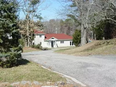 814 S Main St, Centerville, MA 02632 photo 2