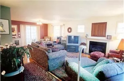 3 Foretop Rd, Bourne, MA 02532 photo 4